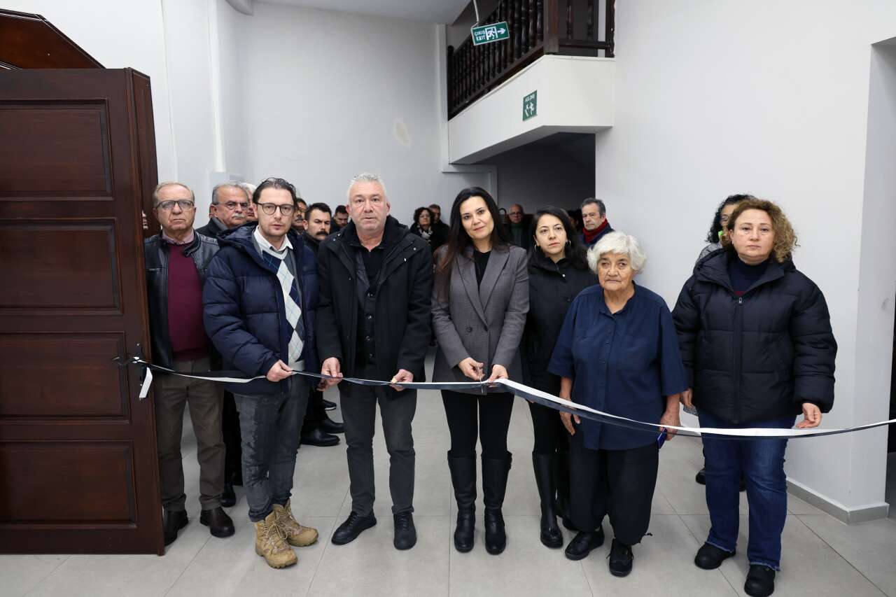 Depremin Acısı Tuvale Yansıdı: “Unutma” Sergisi 04.17’de Açıldı 3